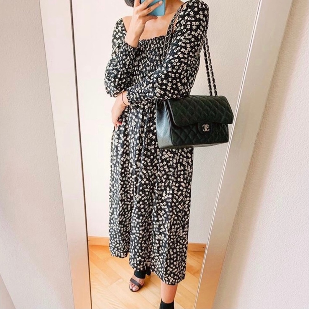 👗💃 Influencer Fave 🌺 Floral Smock Dress - Picture 4 of 16